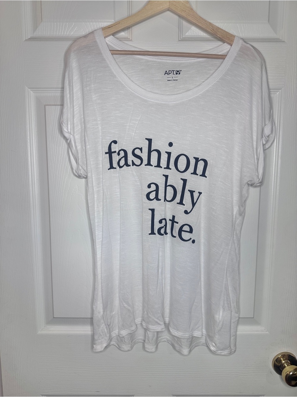 Apt. 9 White Short Sleeve Tee with Navy Graphic